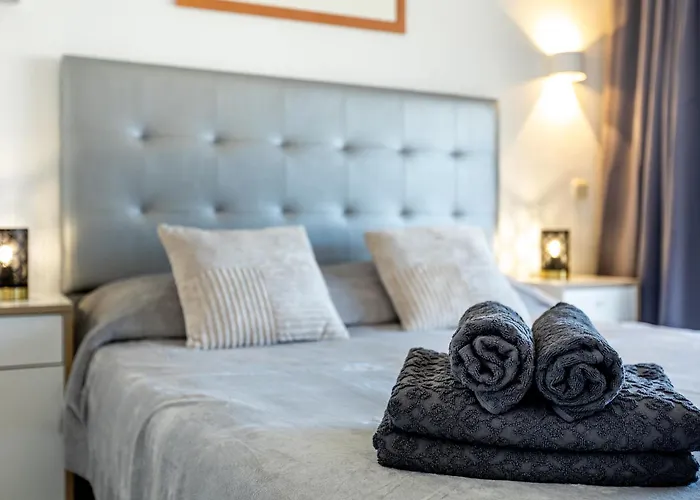 Great Location J 1 Bedroom